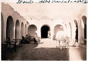 ALGERIE SAHARA 1923 A 29 EN RENAULT 6 ROUES (14)